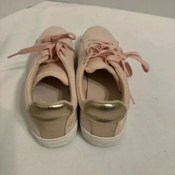 Divided | Light Pink Sneaker with Gold | Size 8 - Picture 4 of 7